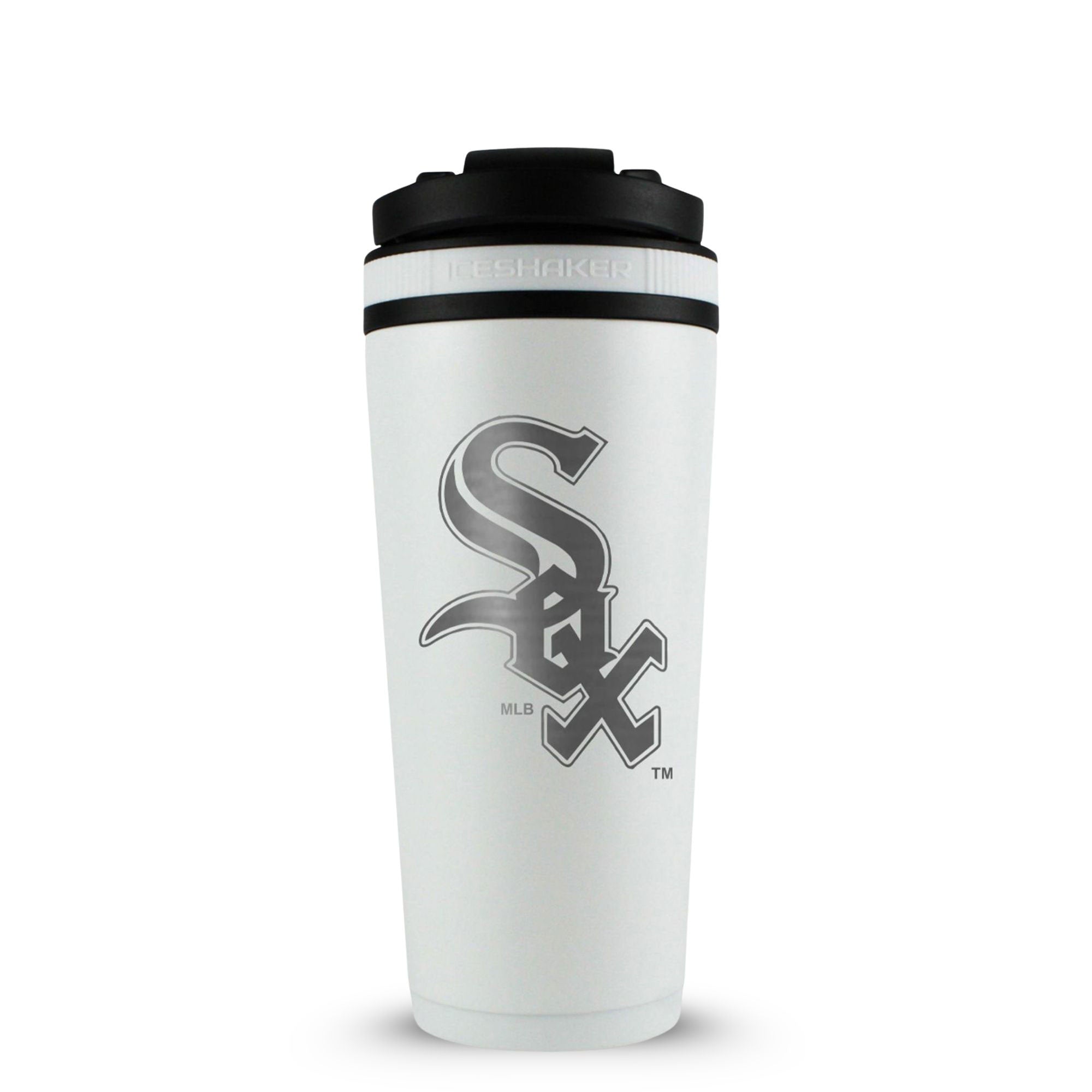 White 26oz Ice Shaker with the Chicago White Sox logo engraved on the back of it.