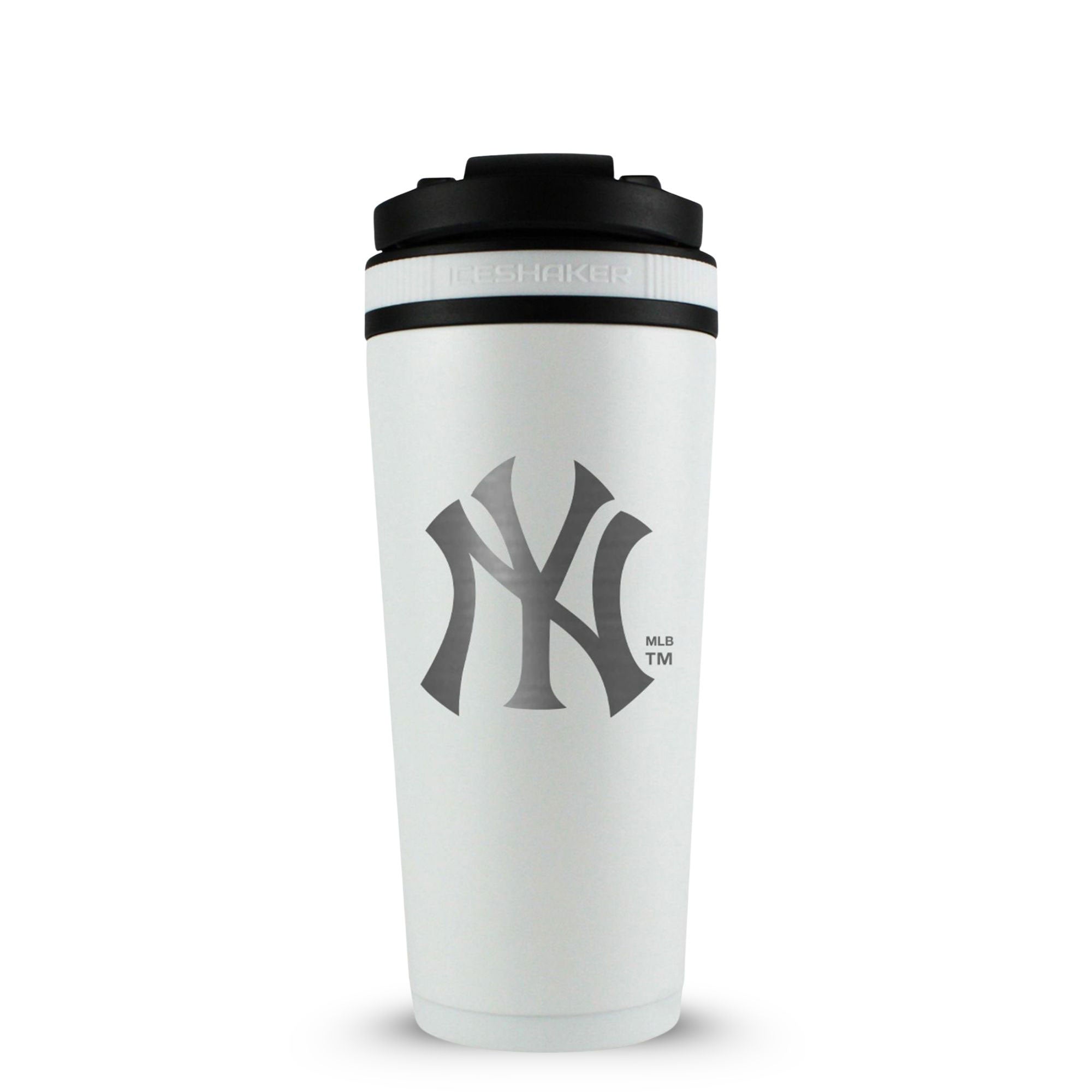 White 26oz Ice Shaker with the New York Yankees logo engraved on the back of it.