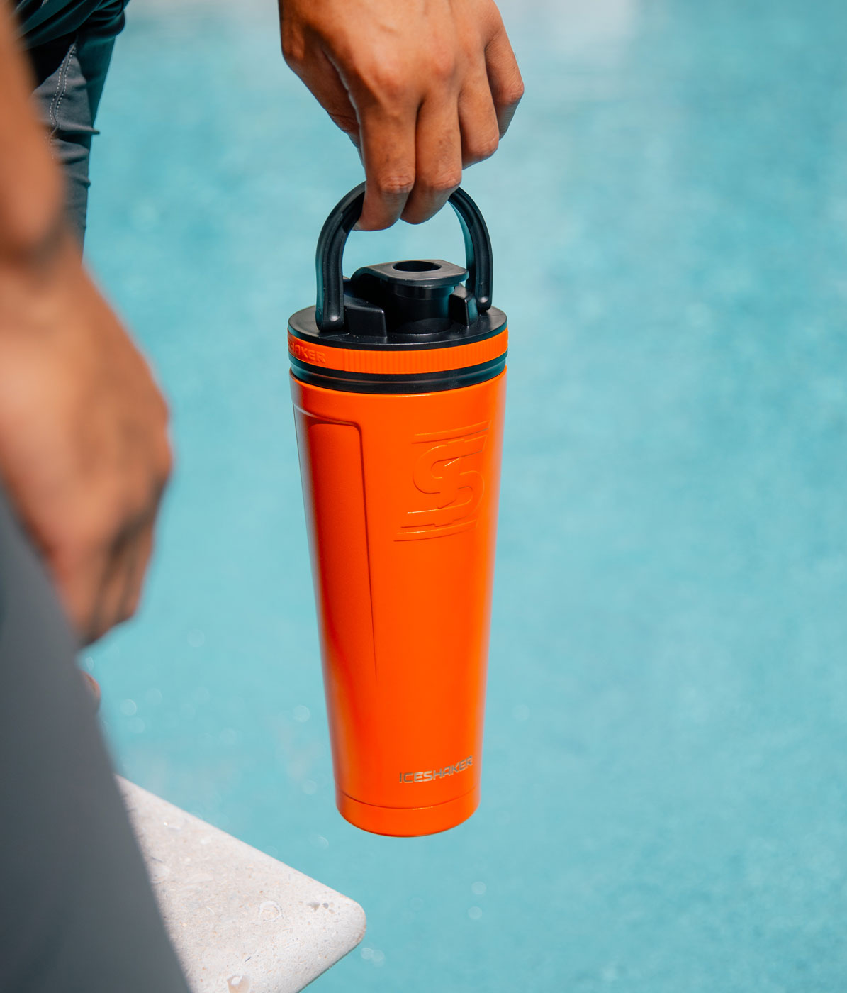 https://www.iceshaker.com/cdn/shop/files/LIFESTYLE_IMG2_36ozShaker_Orange.jpg?v=1689022183&width=1195